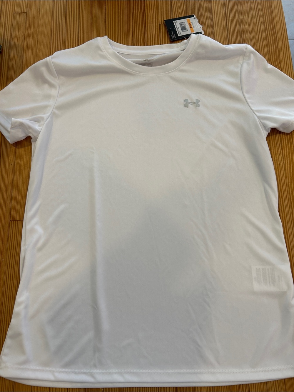 NWT Under Armour Women’s White Short-Sleeve Performance Tee